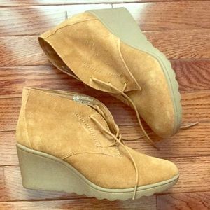 White mountain tan booties 8.5